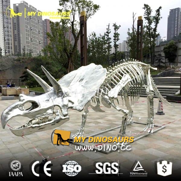 DS-079电影道具真人大小的银白色恐龙骨骼三角龙