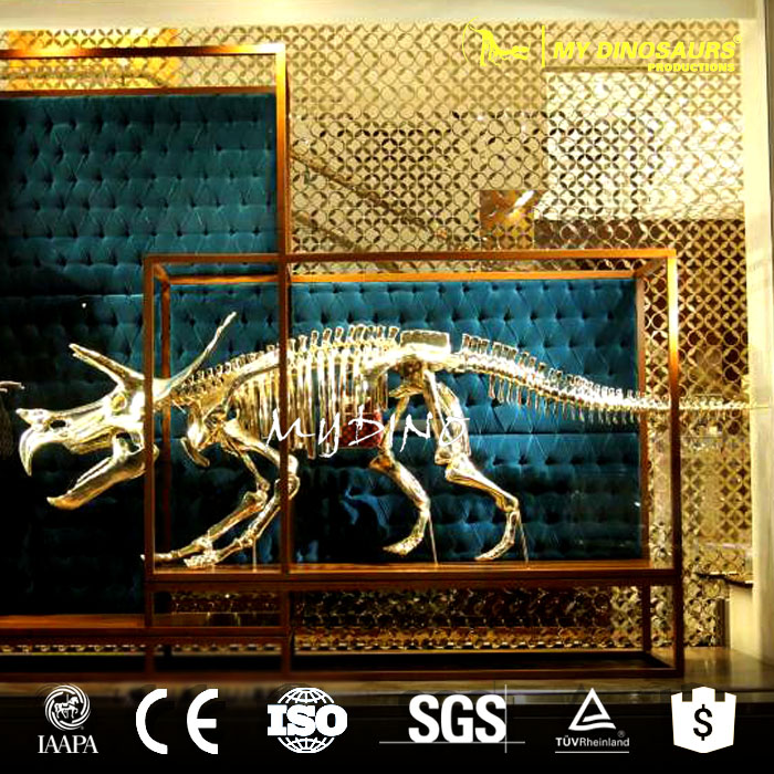 DS-0195  LV橱窗镀金三角龙化石金骨架装饰