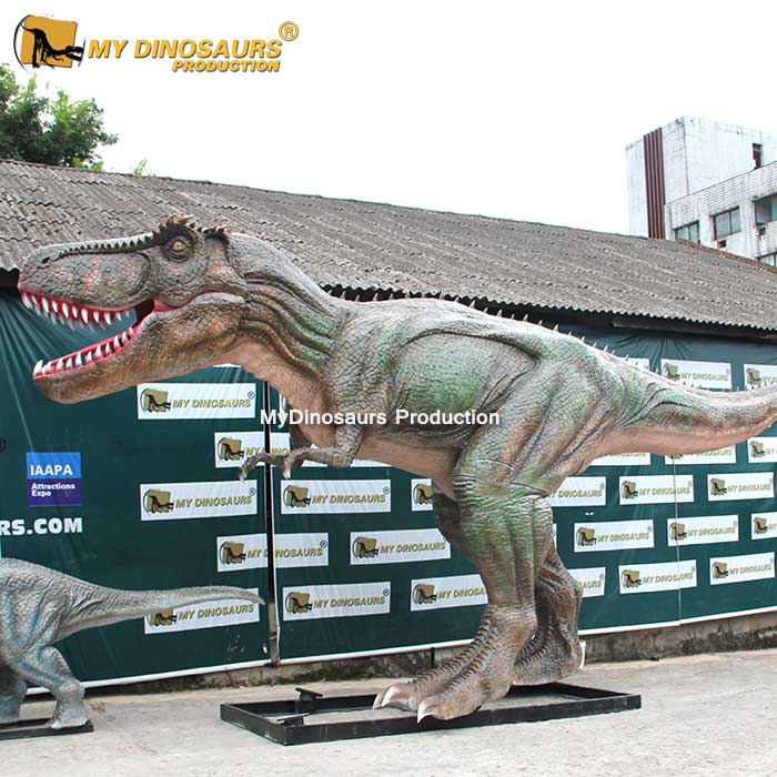 T-Rex-dinosaur-statue