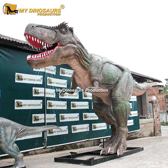 T-Rex-dinosaur-statue.1