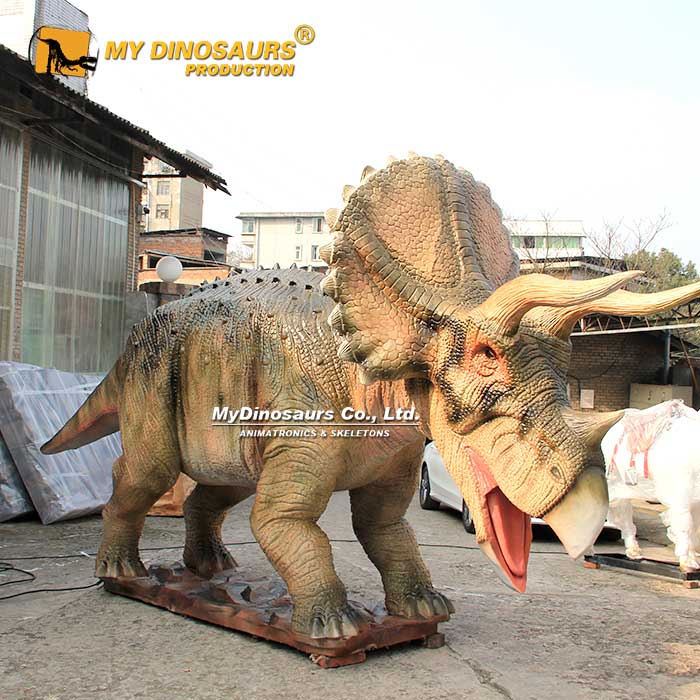 animatronic-triceratops-2