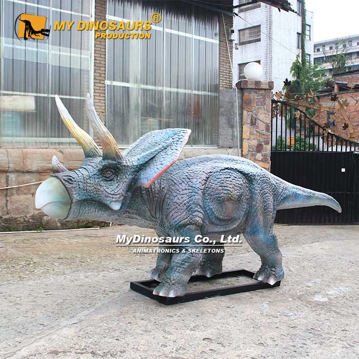 Fiberglass-triceratops-statue