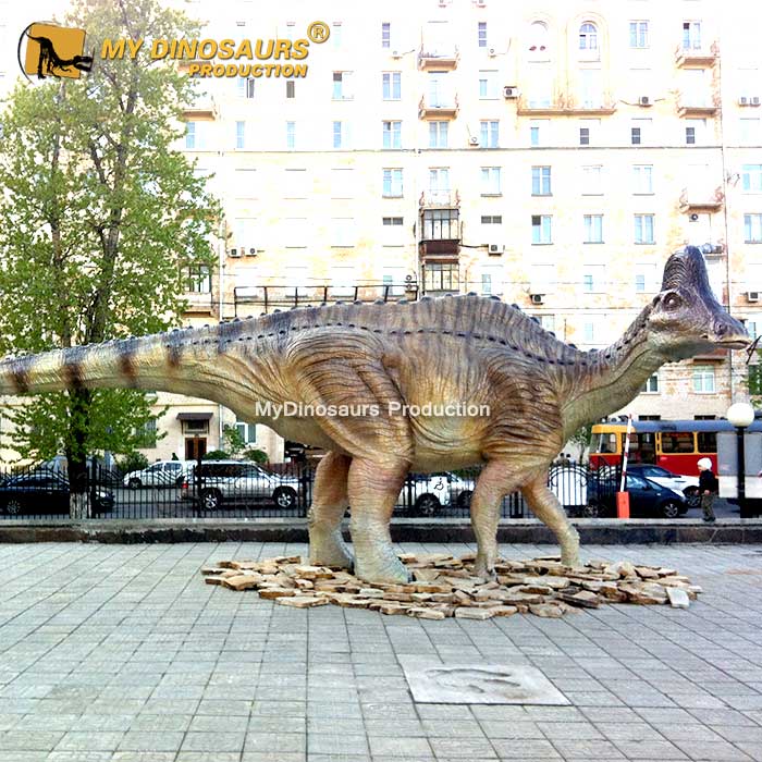 dinosaur-statue-Amurosaurus