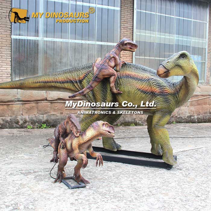Animatronic-fighting-Dinosaurs-1