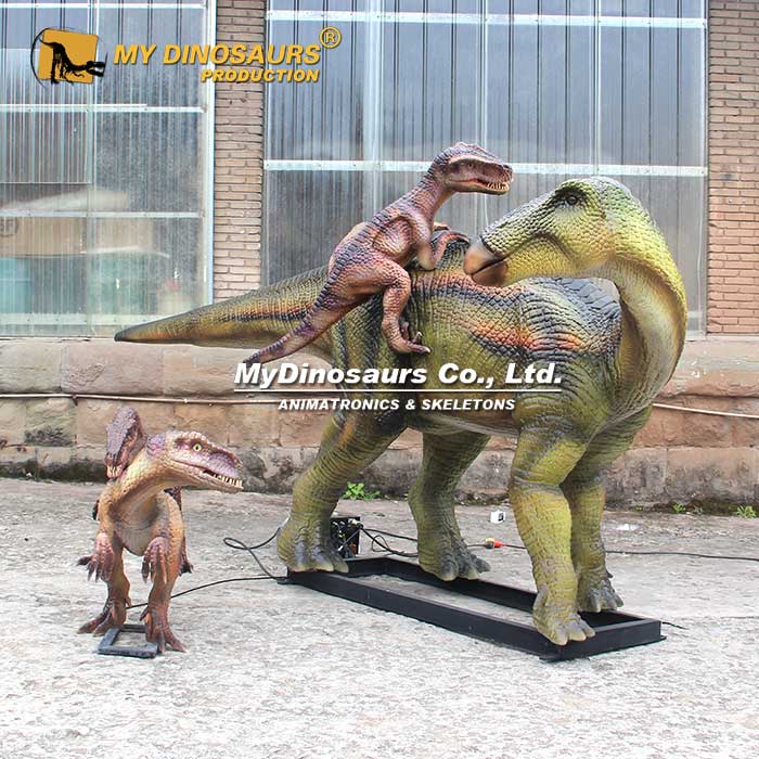Animatronic-fighting-Dinosaurs-2