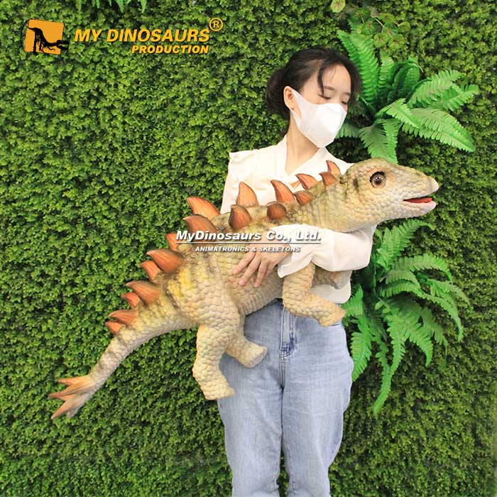 Baby-stegosaurus-Puppet-2