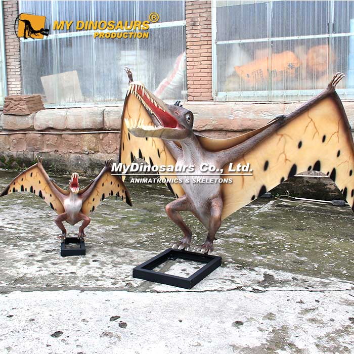 Fiberglass-pterosaur-with-baby-1
