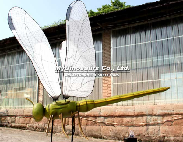 回到昆虫世界：探索令人惊叹的仿真巨型昆虫模型