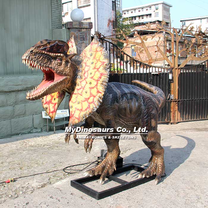 4M-animatronic-dilophosaurus