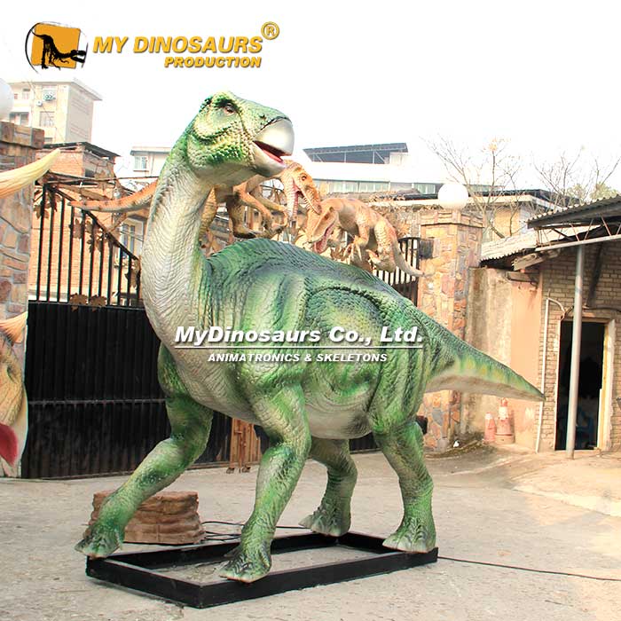 Deinonychus-Attacking-Maiasaura-4 Deinonychus-Attacking-Maiasaura-4