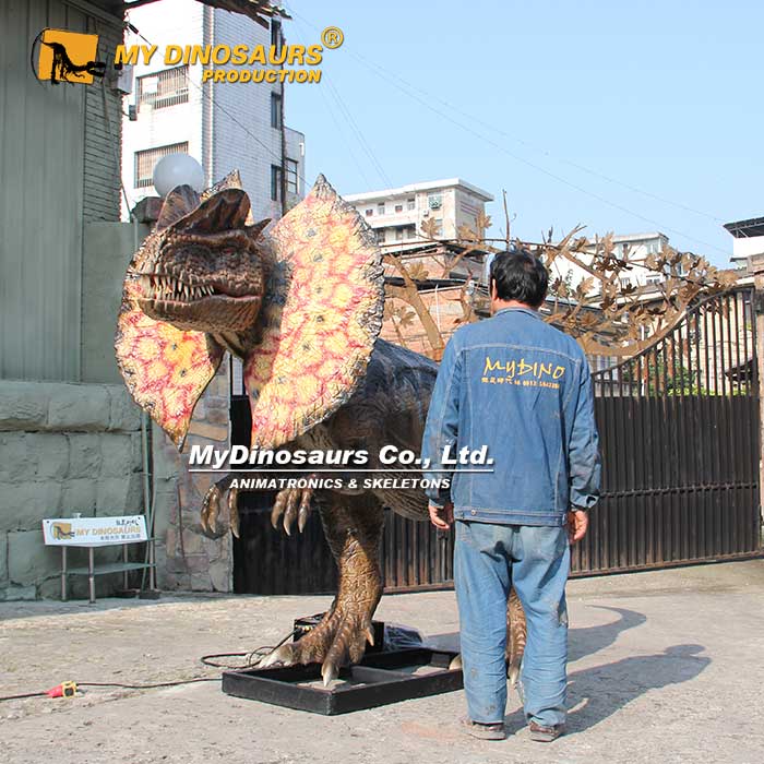 4-M-Dilophosaurus-Animatronic-1 4-M-Dilophosaurus-Animatronic-1