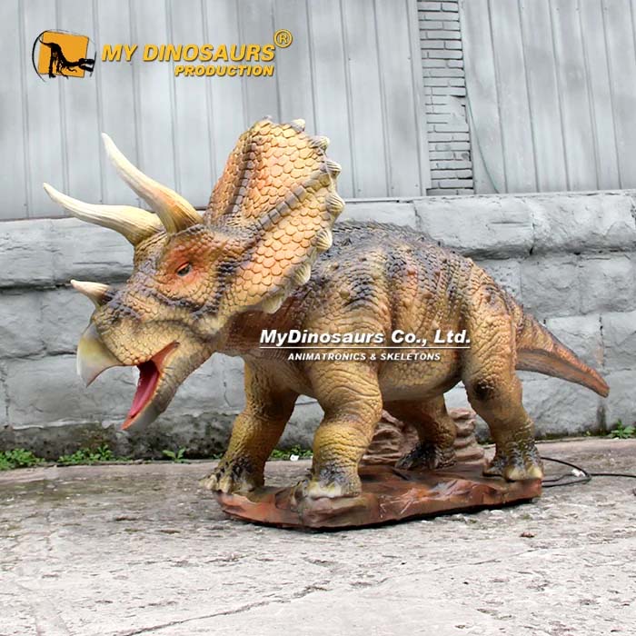 Jurassic World Baby Triceratops Animatronic Jurassic World Baby Triceratops Animatronic