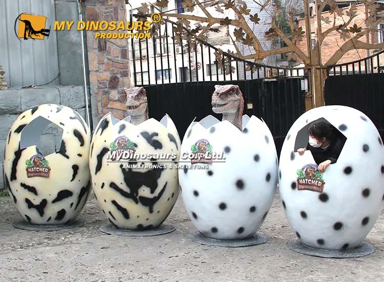 Dino egg statue 2 Dino egg statue 2