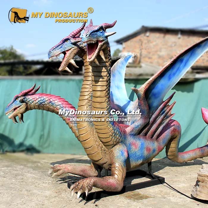 Three-headed dragon animatronic 1 Three-headed dragon animatronic 1
