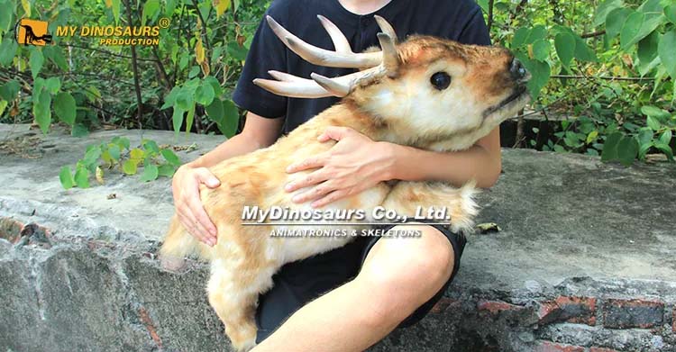 Hand-held Reindeer Puppet 3