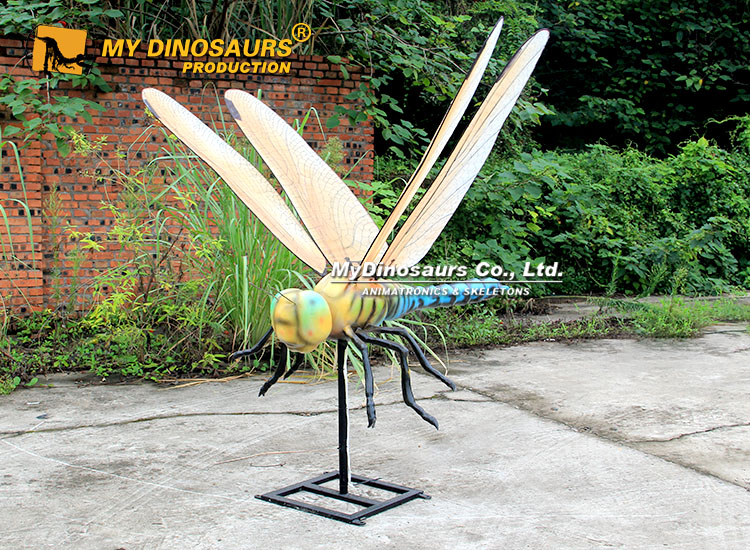 Animatronic Dragon with Stand 4