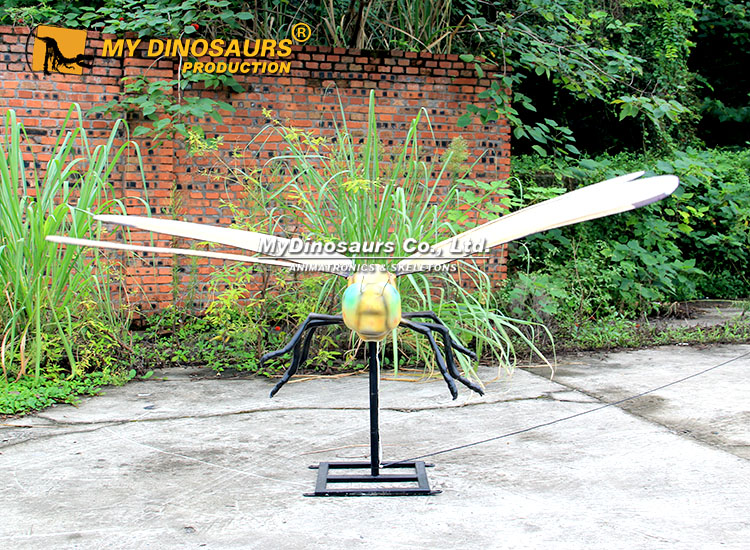 Animatronic Dragon with Stand 5