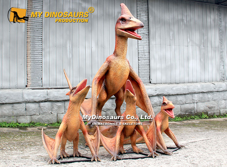 Animatronic Pteranodon and Baby 1