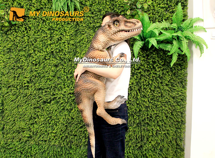 Realistic Velociraptor Puppet 4